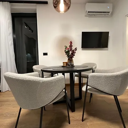 Tasmajdan Park, 15 Minutes By Walk To Knez Mihajlova Centar Apartment Belgrade